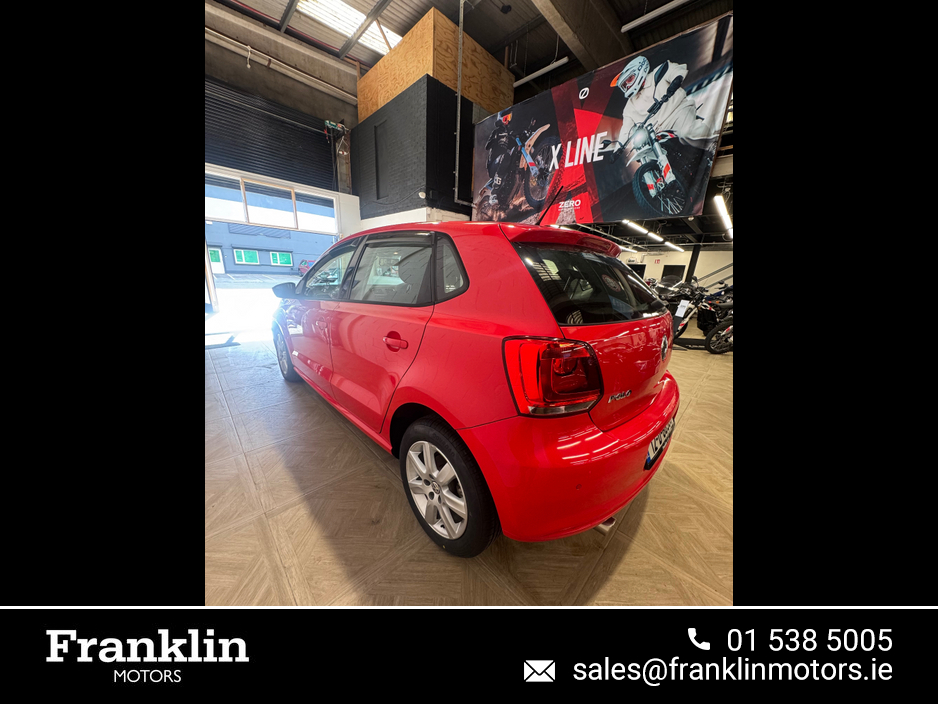 2012 Volkswagen Polo - image 5