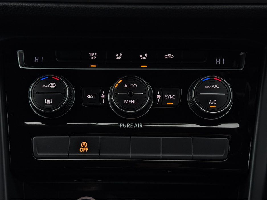 2016 Volkswagen Touran - image 14