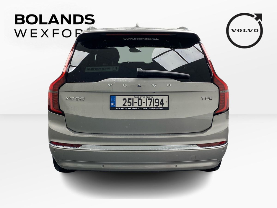 2025 Volvo XC90 - image 12