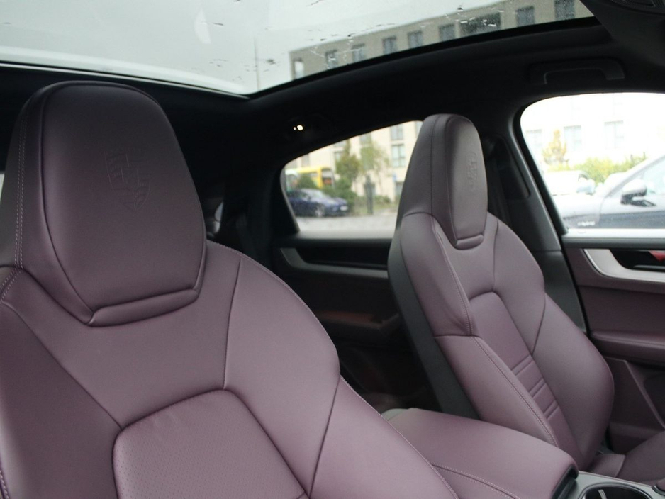 2025 Porsche Cayenne E-Hybrid Coupe €126,000