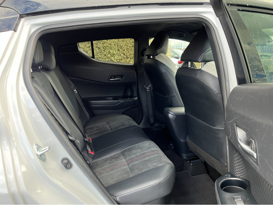 2022 Toyota C-HR - image 9