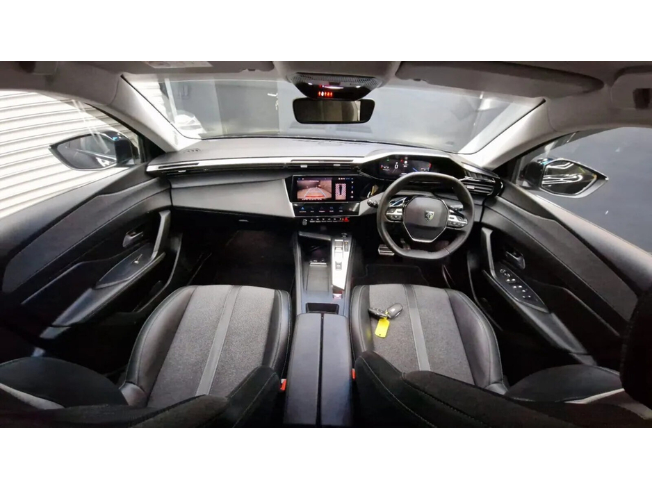 2023 Peugeot 308 - image 11