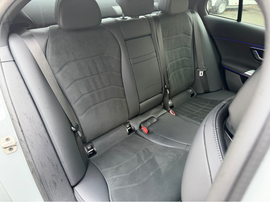 2024 Mercedes-Benz E Class STUNNING LOOKING URBAN EDITION HYBRID PHEV//STUNNING IN ALPINE GREY//VERY LOW MILEAGE//SIMI AND AA DEALER €66,950