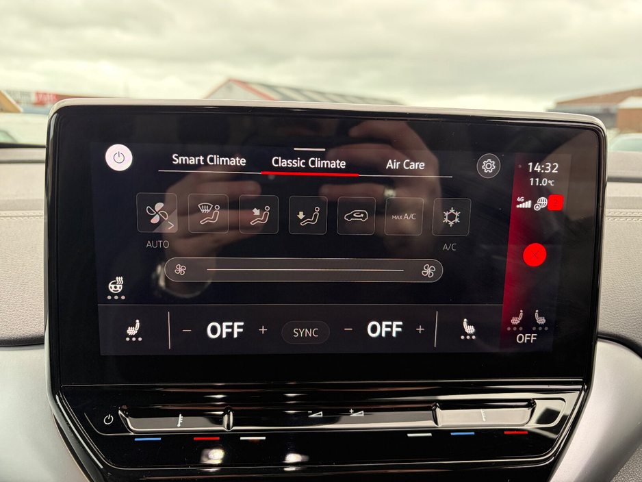 2023 Volkswagen ID.4 - image 10