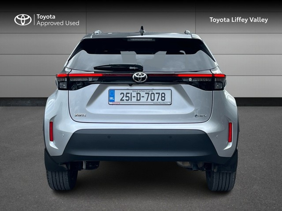 2025 Toyota Yaris Cross - image 4