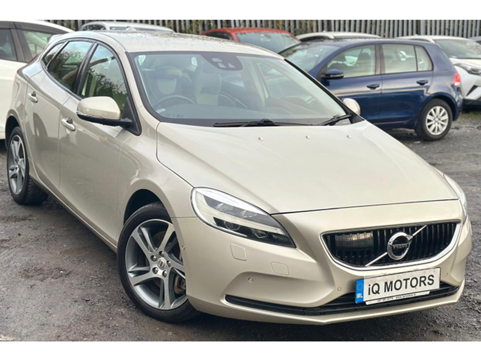 2016 Volvo V40 Cross Country 2.0L Diesel Automatic (9040) €13,495