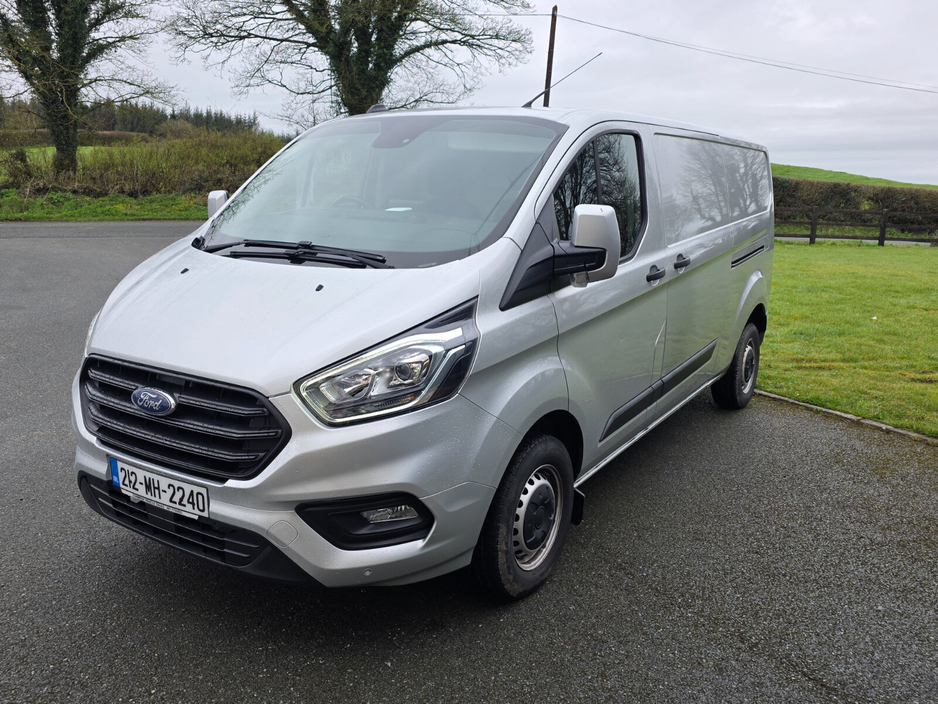 2021 Ford Transit Custom - image 3