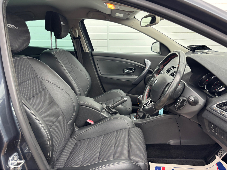 2016 Renault Megane - image 5