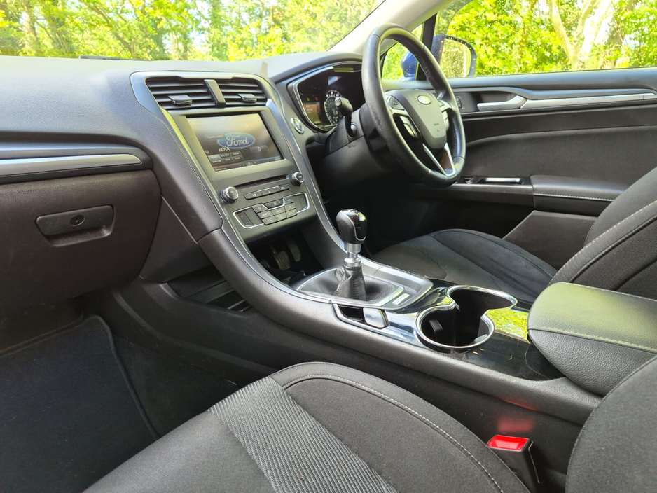 2016 Ford Mondeo - image 17