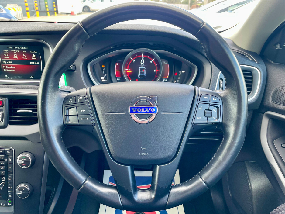 2015 Volvo V40 - image 27