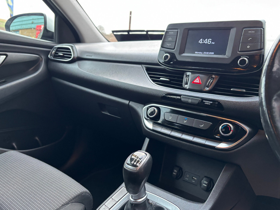 2017 Hyundai i30 - image 9