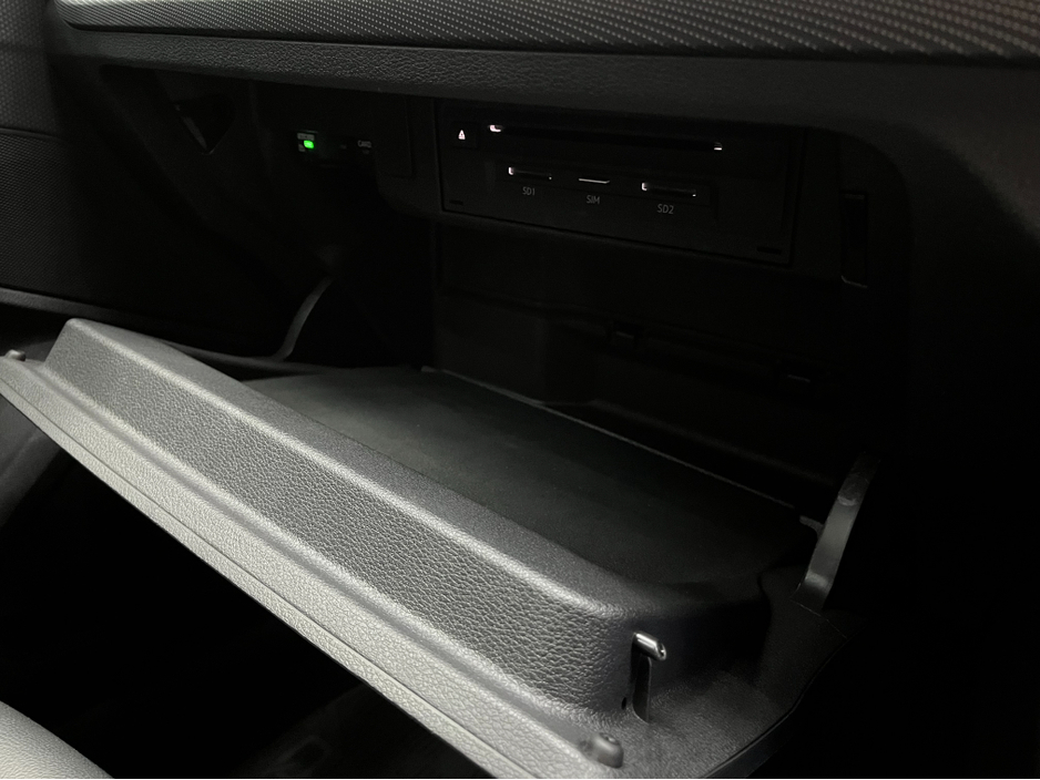 2023 Audi Q2 2023 AUDI Q2 35TDI S LINE 2.0 AUTOMATIC / CRUISE CONTROL / REVERSE CAMERA / HEATED SEATS / PADDLE SHIFTERS / APPLE CARPLAY