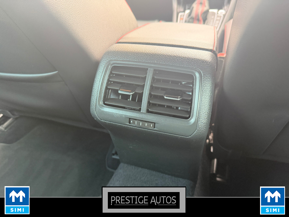 2015 Volkswagen Golf - image 33