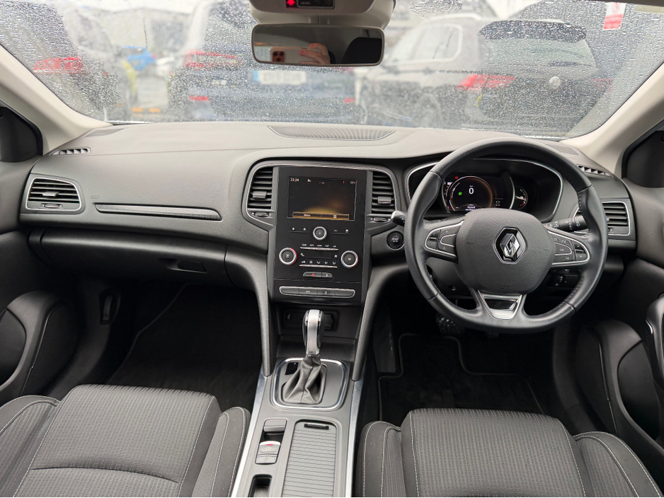 2018 Renault Megane - image 48