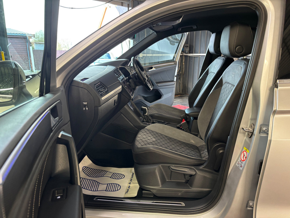 2023 Volkswagen Tiguan - image 18