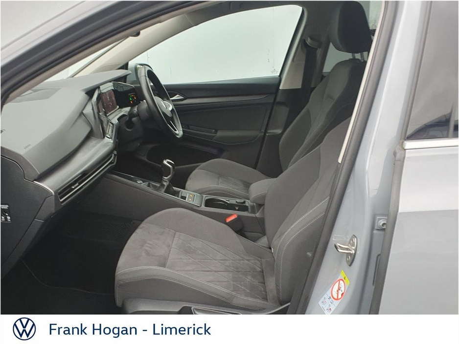 2021 Volkswagen Golf - image 4