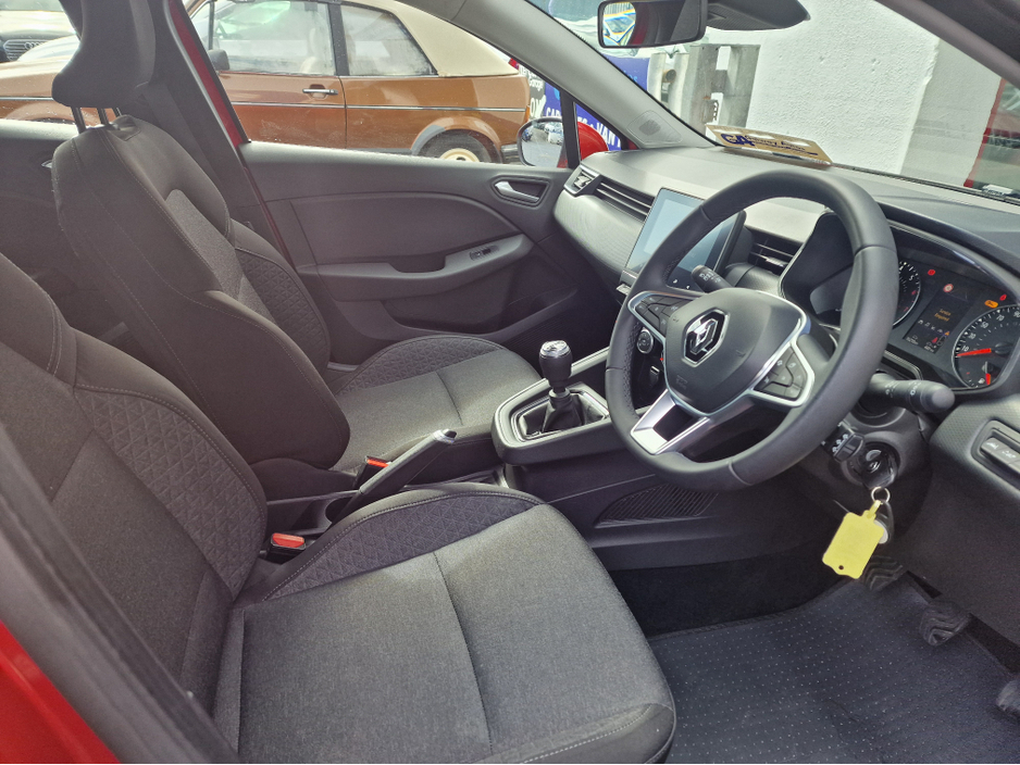 2022 Renault Clio - image 15