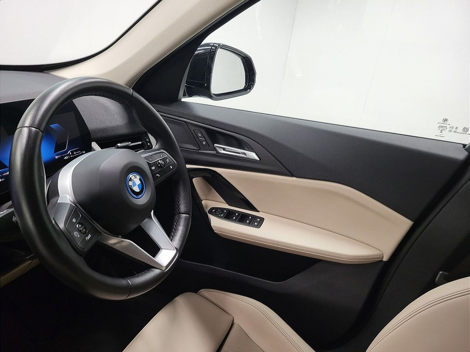 2024 BMW X1 - image 23