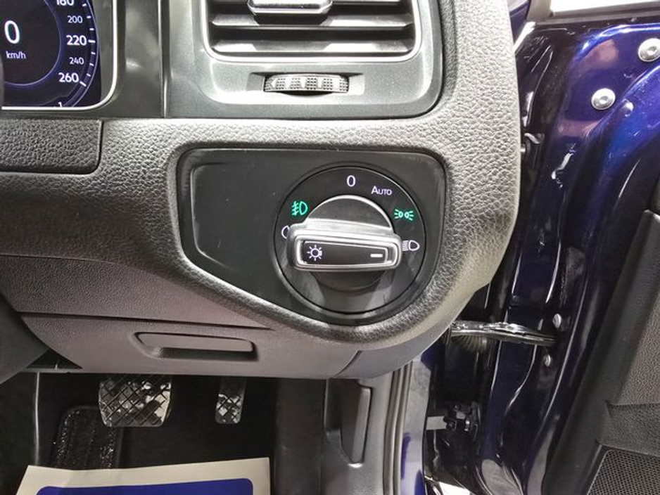 2019 Volkswagen Golf - image 23