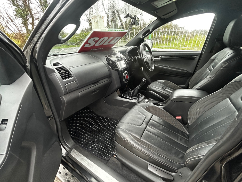 2015 Isuzu D-MAX - image 7