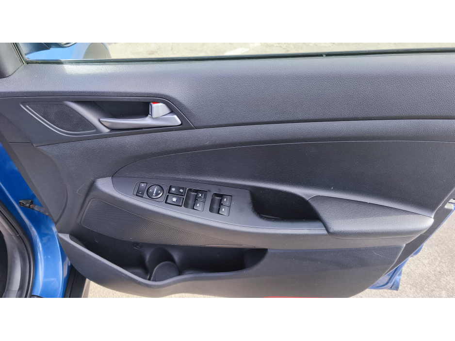 2016 Hyundai Tucson - image 8