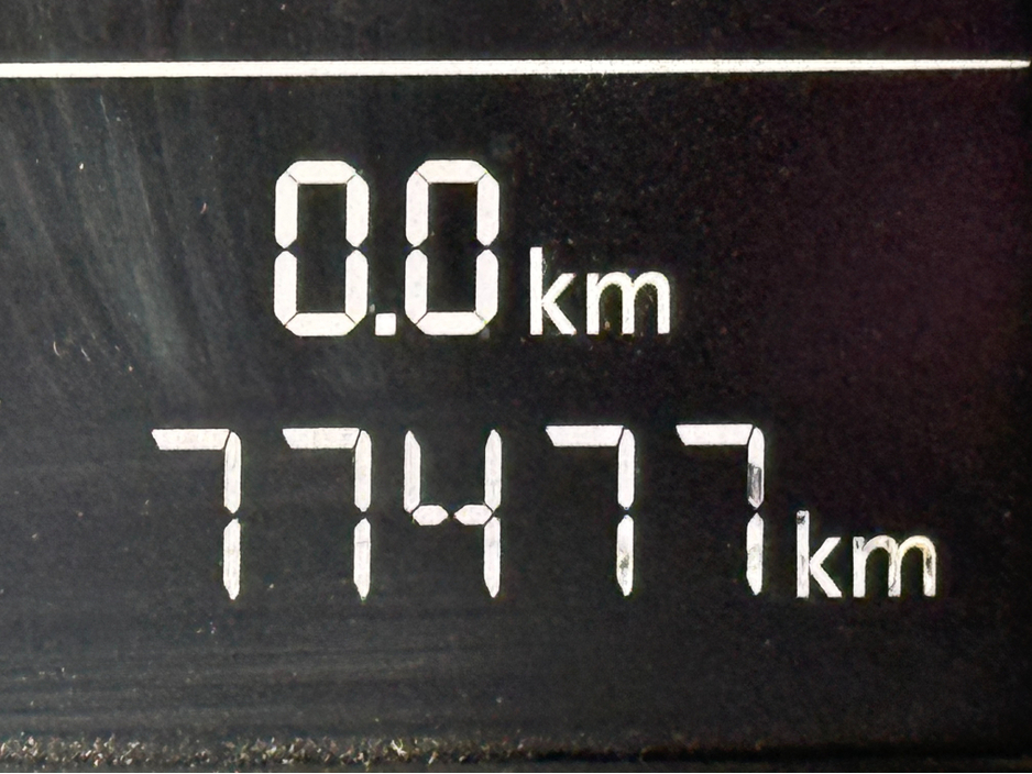 2012 Volkswagen Golf - image 17