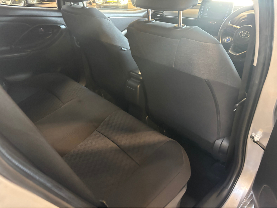 2023 Toyota Yaris - image 20