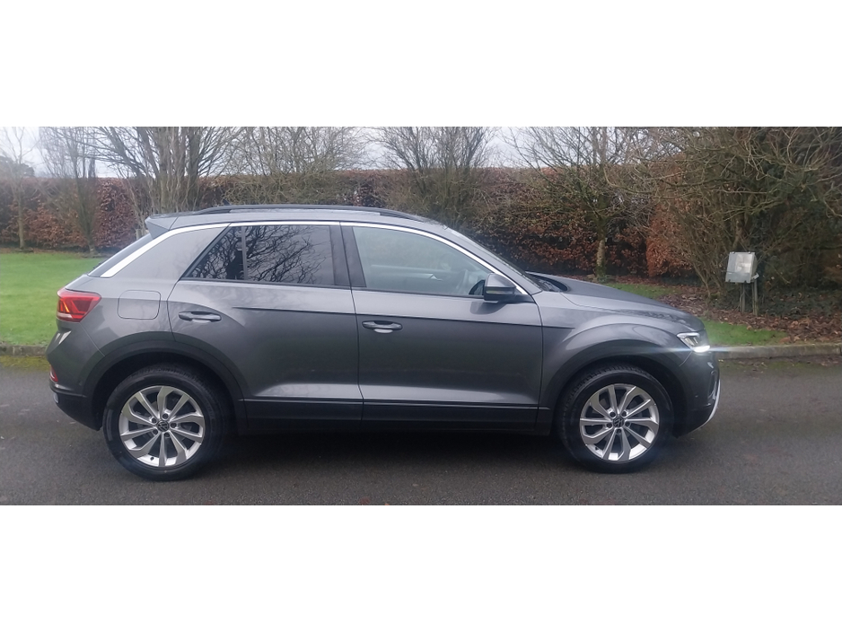 2023 Volkswagen T-Roc LIFE 2.0 TDI MAN 116HP €27,950