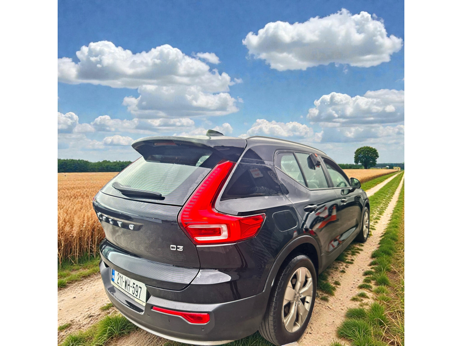 2021 Volvo XC40 D3 (150hp) Momentum Automatic €24,888