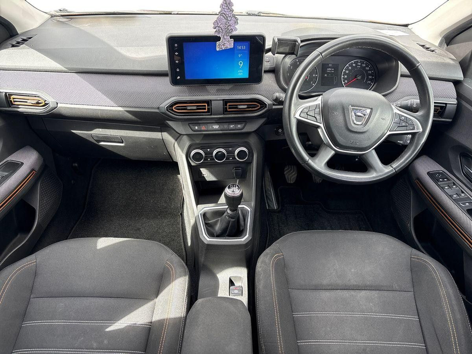 2021 Dacia Sandero Stepway - image 2