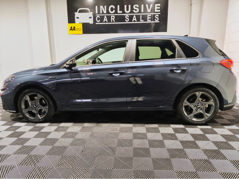 2022 Hyundai i30 - image 7