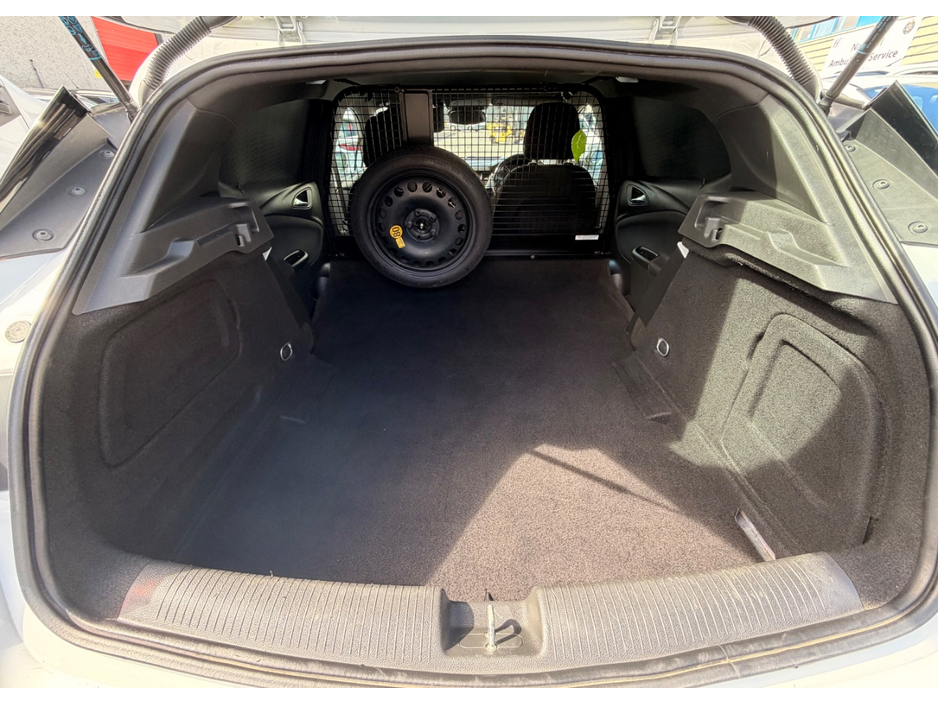 2021 Opel Astra - image 9