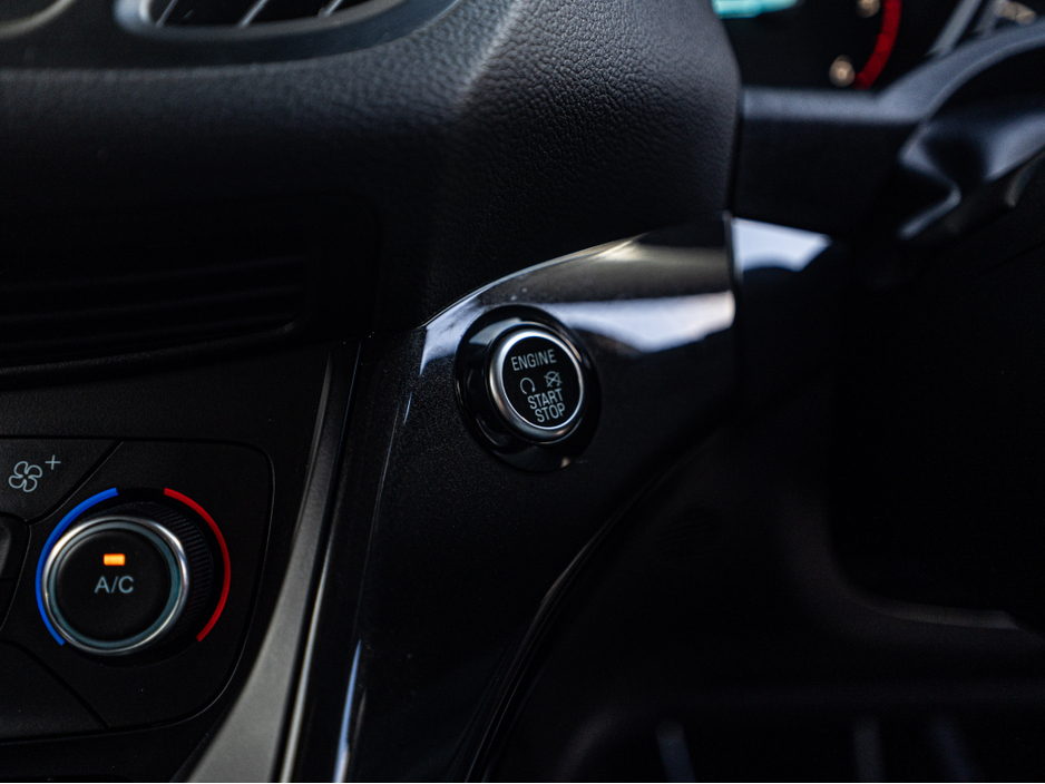 2017 Ford Kuga 2017 Kuga 1.5d TITANIUM/High spec/1yr warranty €15,888