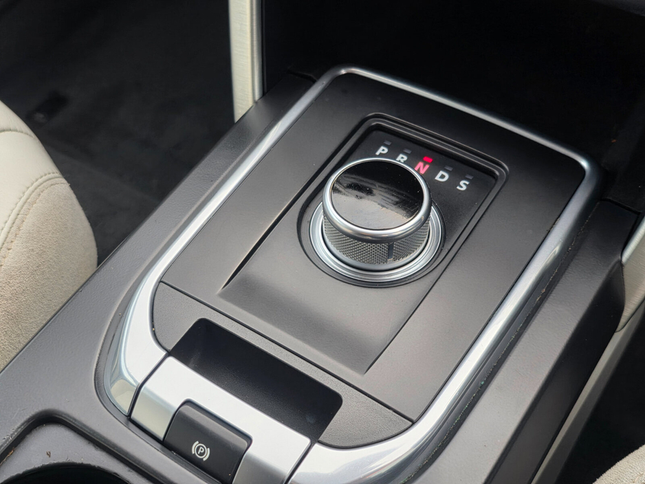 2017 Land Rover Discovery Sport - image 18