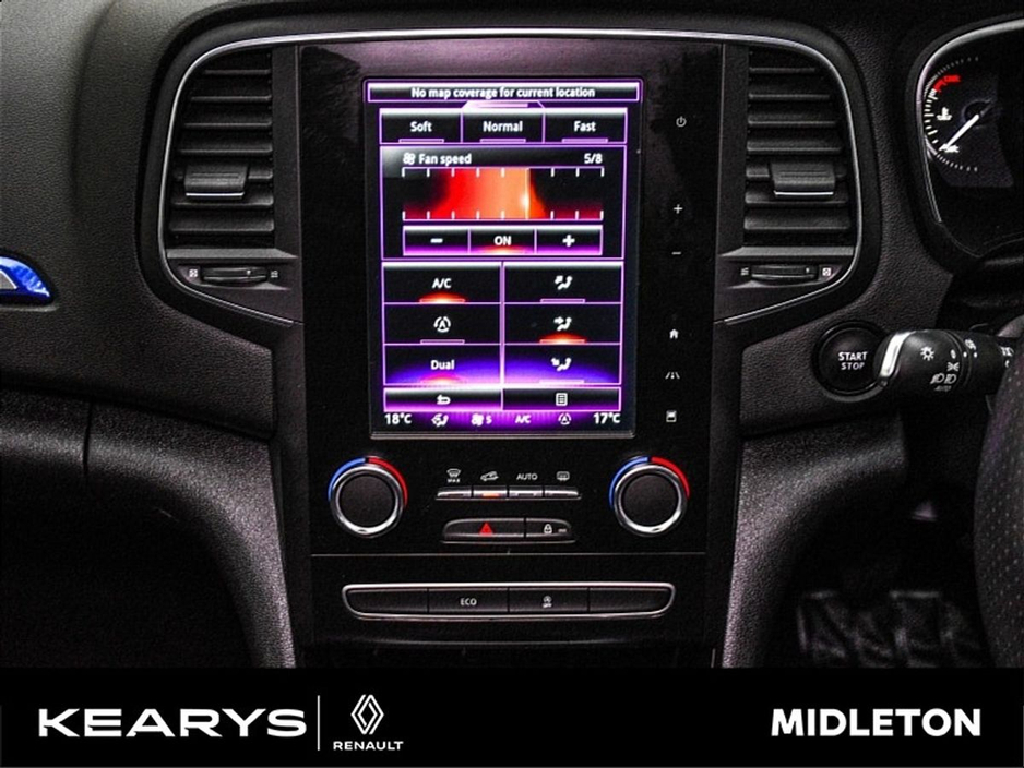 2020 Renault Megane - image 25