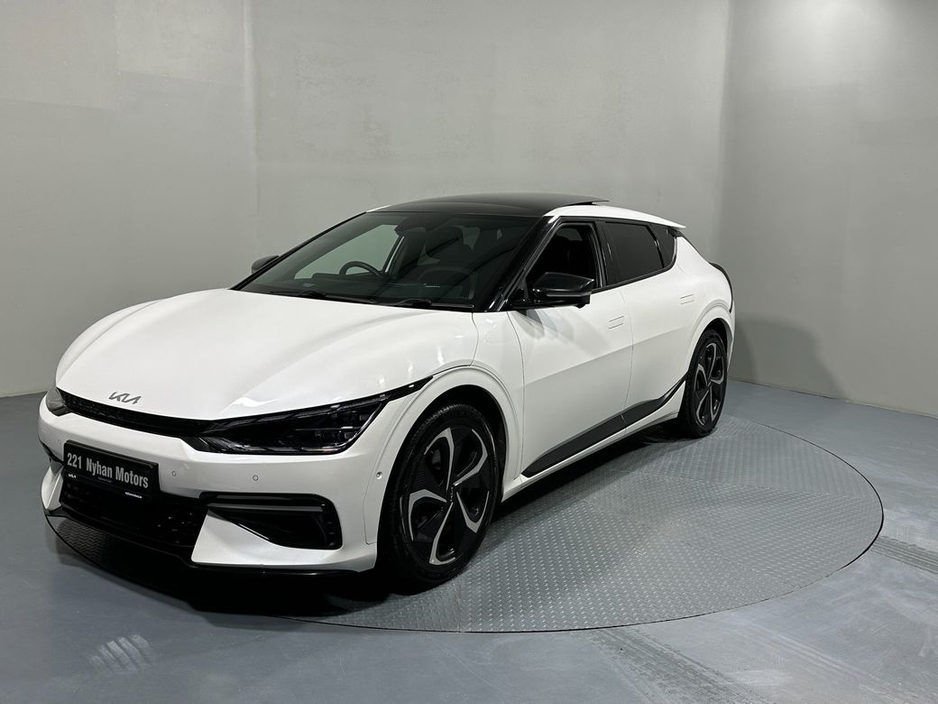 2022 Kia EV6 - image 3