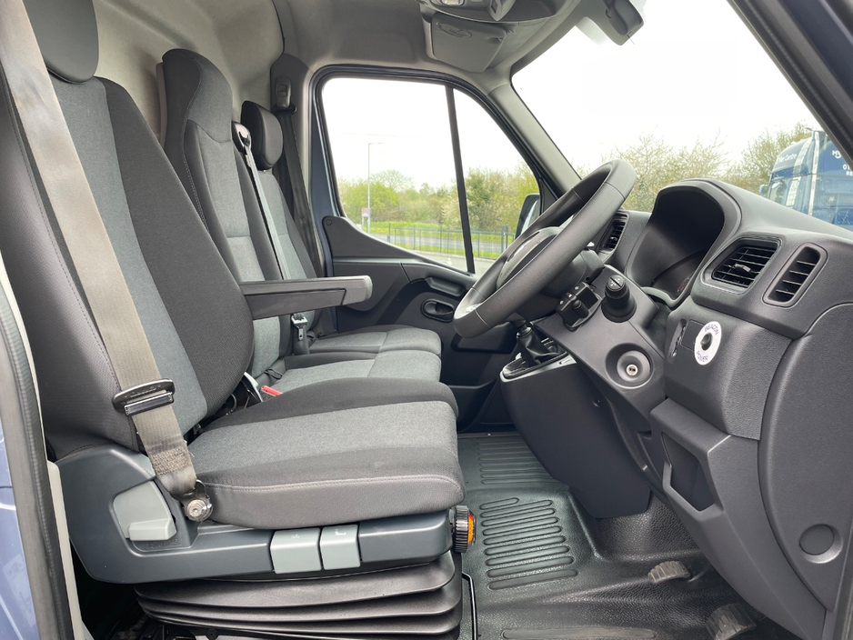 2023 Renault Master - image 14