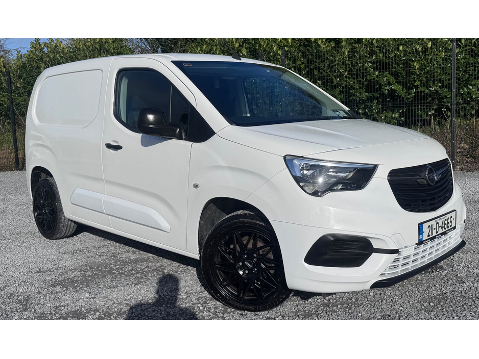 2021 Opel Combo - image 11