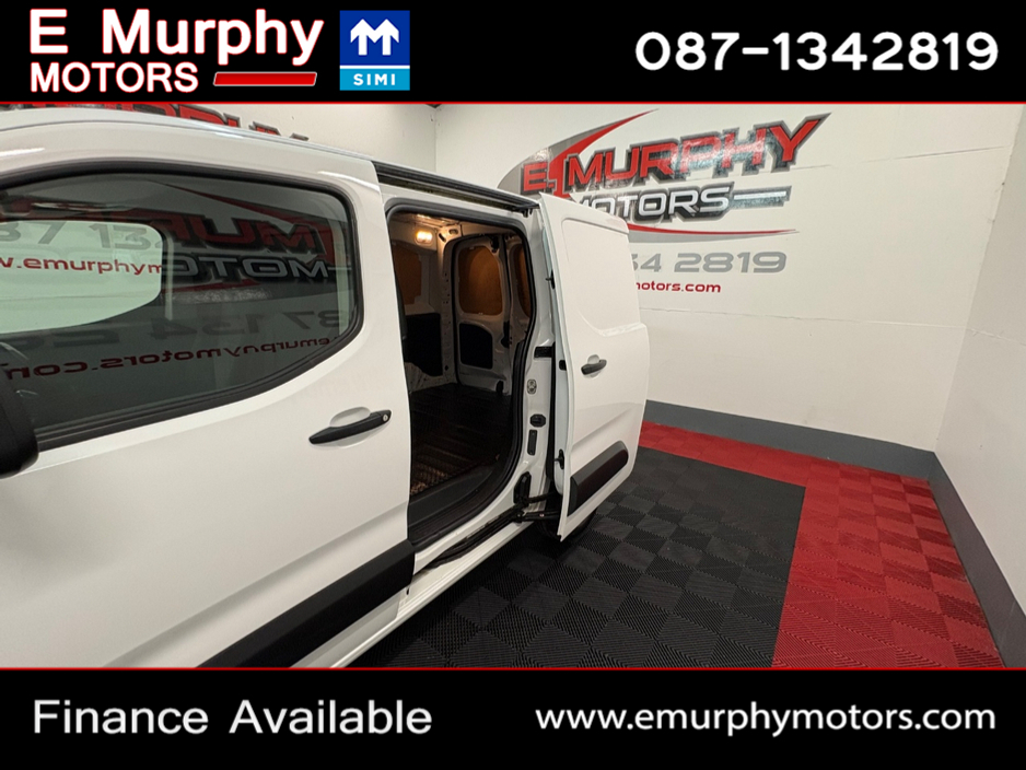 2021 Peugeot Partner - image 12