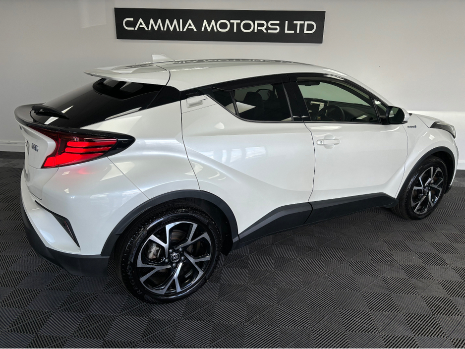 2018 Toyota C-HR - image 4