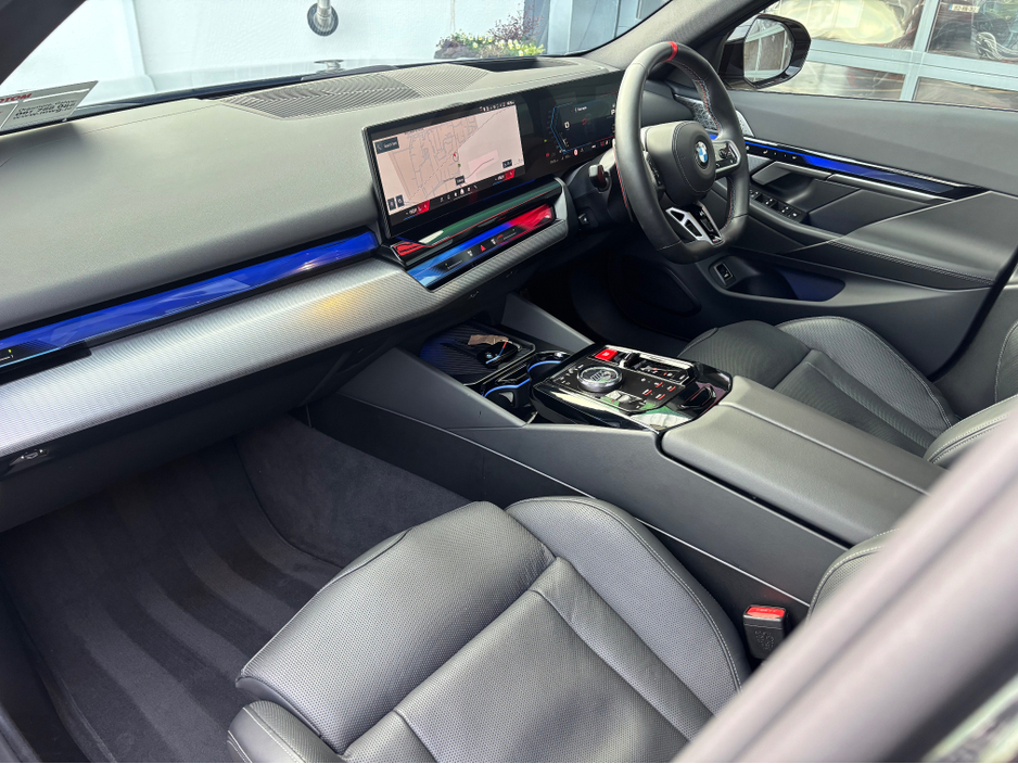 2025 BMW M5 M5 4.4 V8 727 BHP PLUG-IN HYBRID €127,900