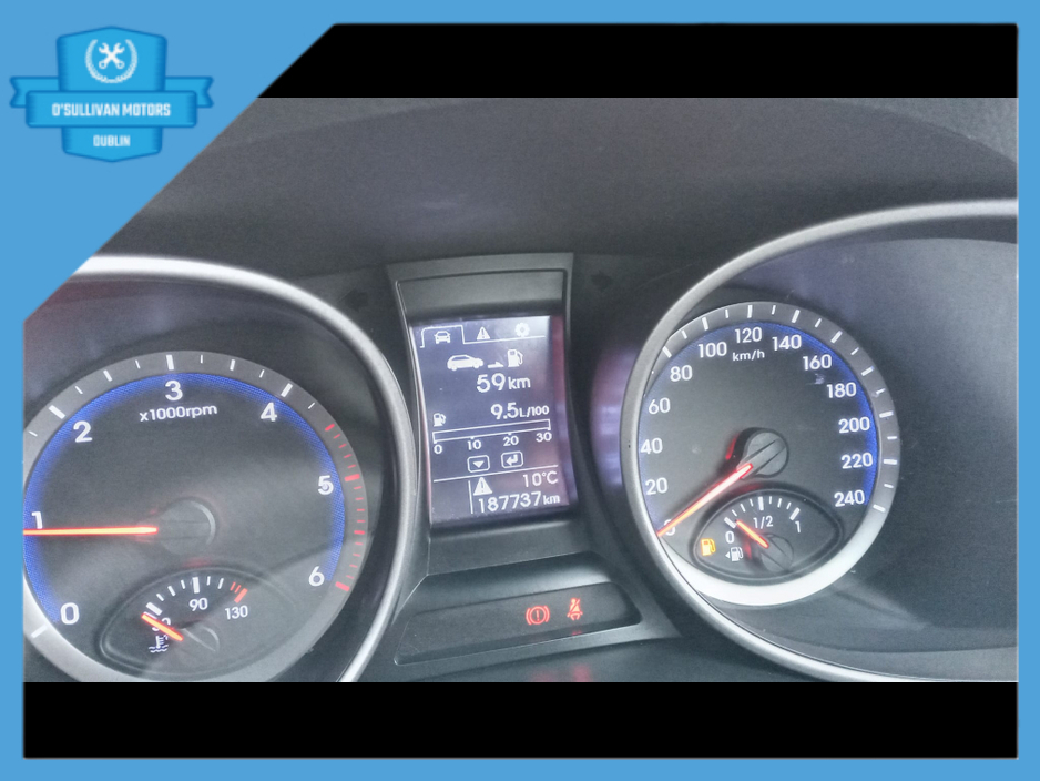 2015 Hyundai Santa Fe - image 13