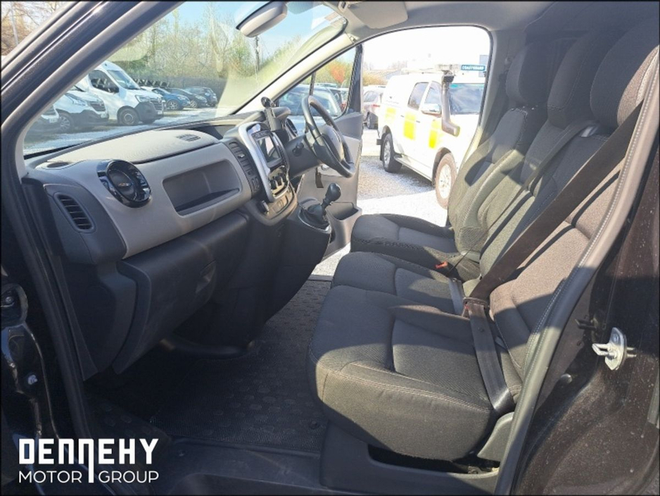 2019 Renault Trafic - image 5