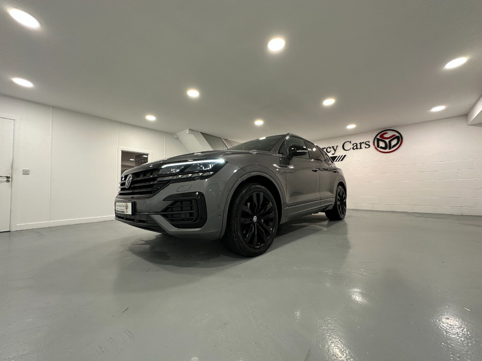 2023 Volkswagen Touareg - image 10