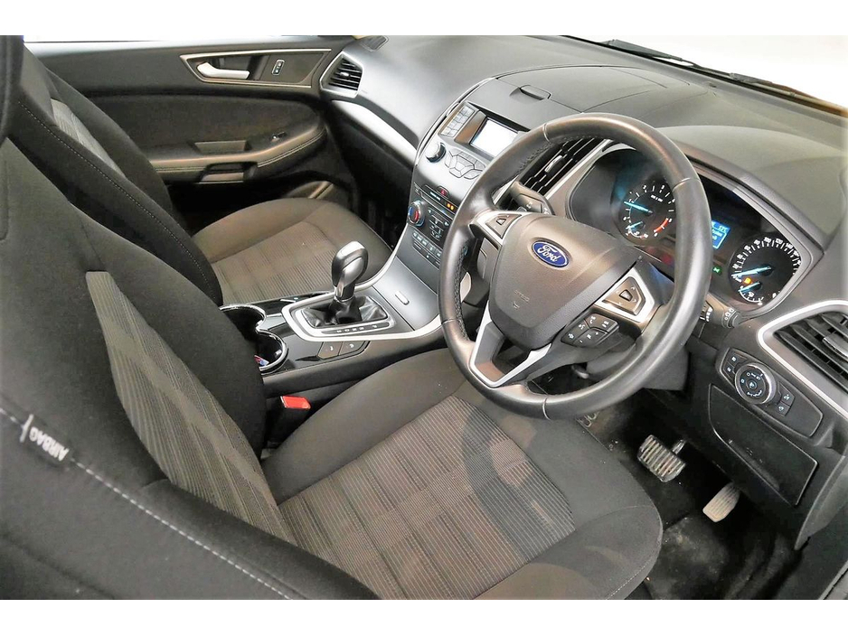 2017 Ford Galaxy - image 13