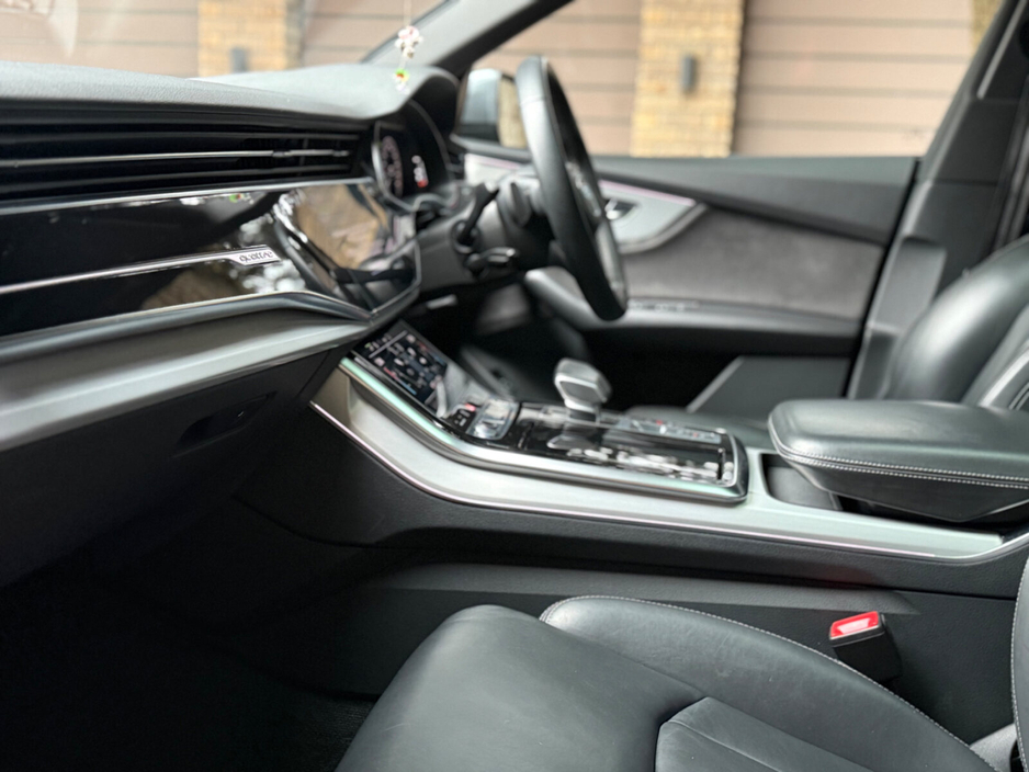 2021 Audi Q8 3.0TFSI e 55 S Line €69,900
