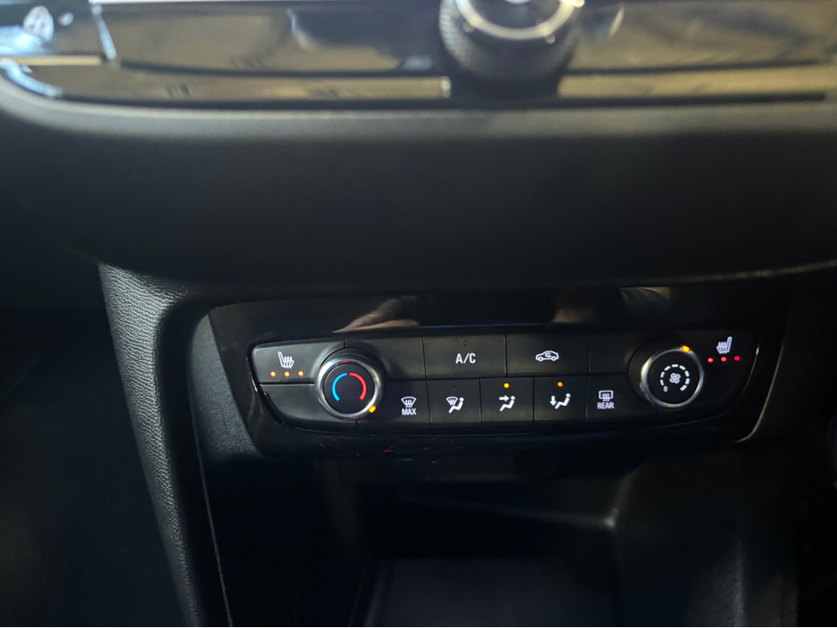 2022 Opel Corsa - image 10
