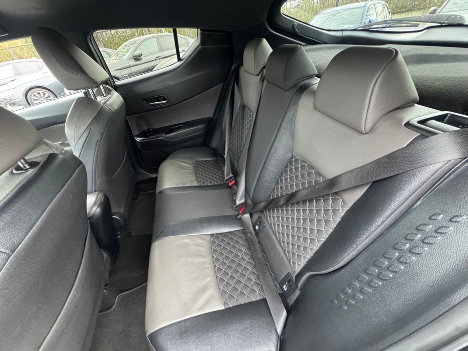 2023 Toyota C-HR - image 15