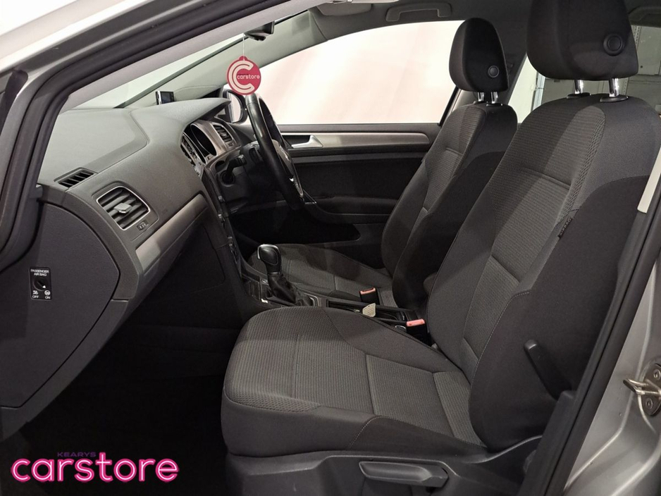 2015 Volkswagen Golf - image 9