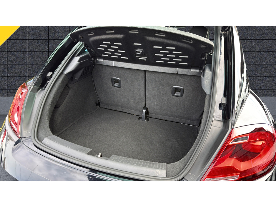 2017 Volkswagen Beetle - image 21